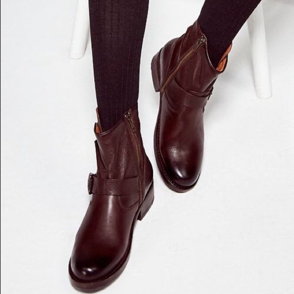 Frye Vicky Belt Buckle Leather Combat Ankle Boot - Picture 5 of 13